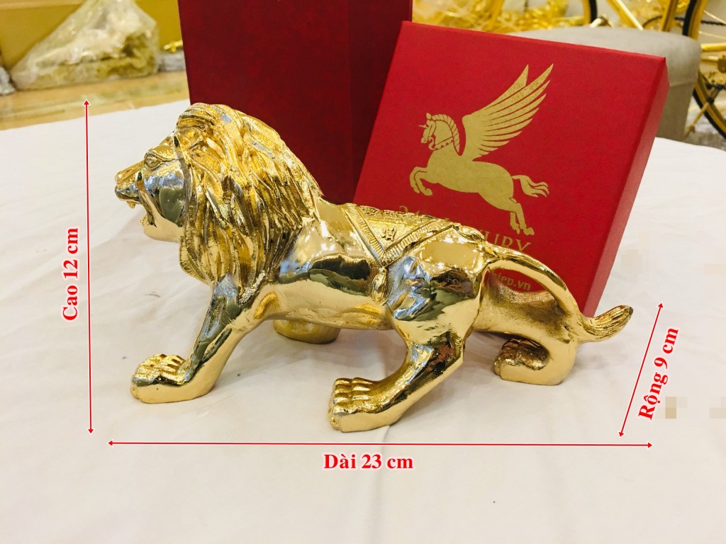 tượng sư tử mạ vàng